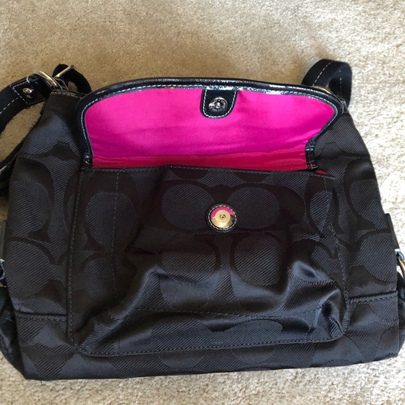 Coach medium shoulder black purse - Picture 2 of 4